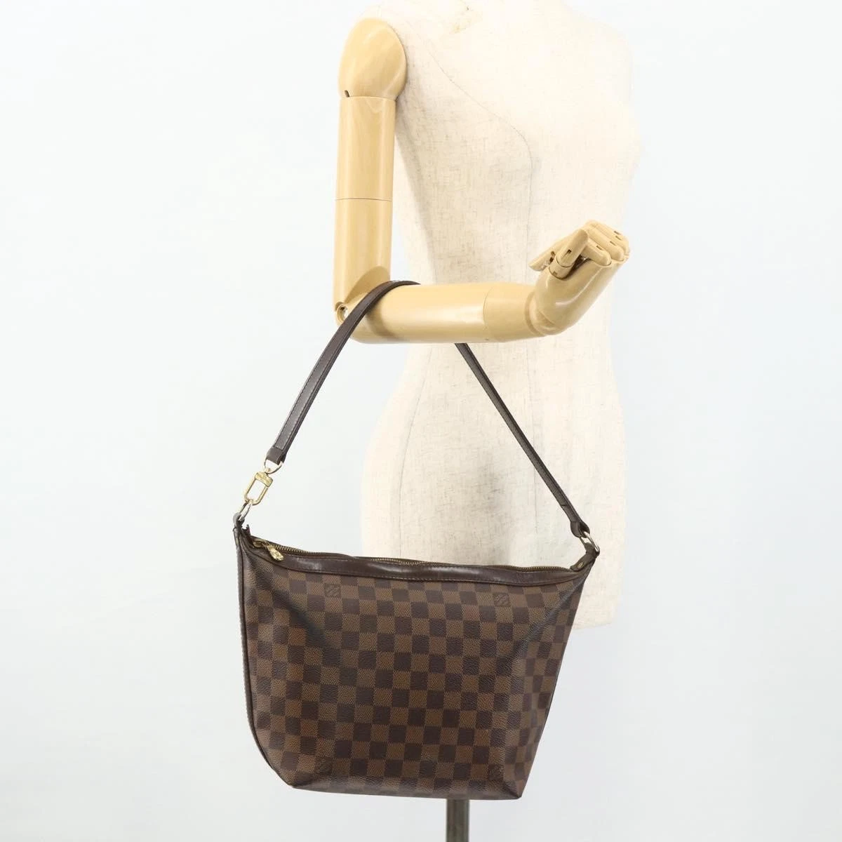 $1050 2005 LOUIS VUITTON Damier Ebene Illovo MM Shoulder Bag AR0065