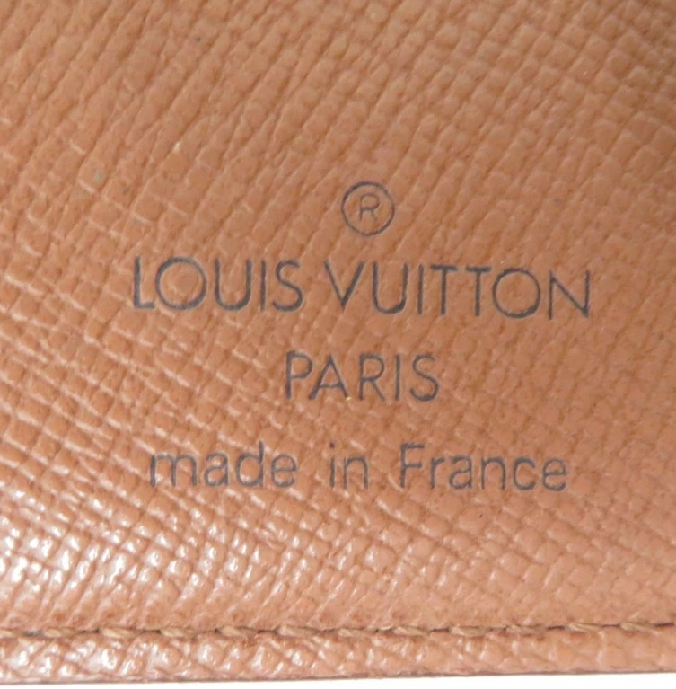 $630 2006 Louis Vuitton Monogram Marco Compact Wallet CA0066