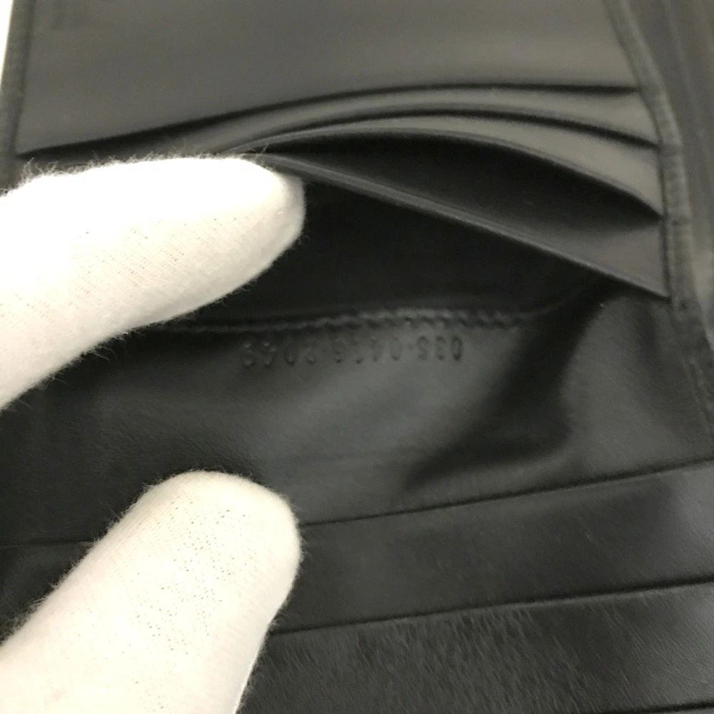 $550 GUCCI Calfskin Logo Plate Bifold Wallet Black