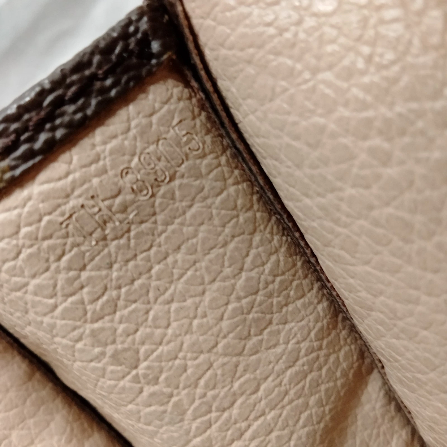 $760 1995 Louis Vuitton Toiletry 26 Brown Monogram TH8905