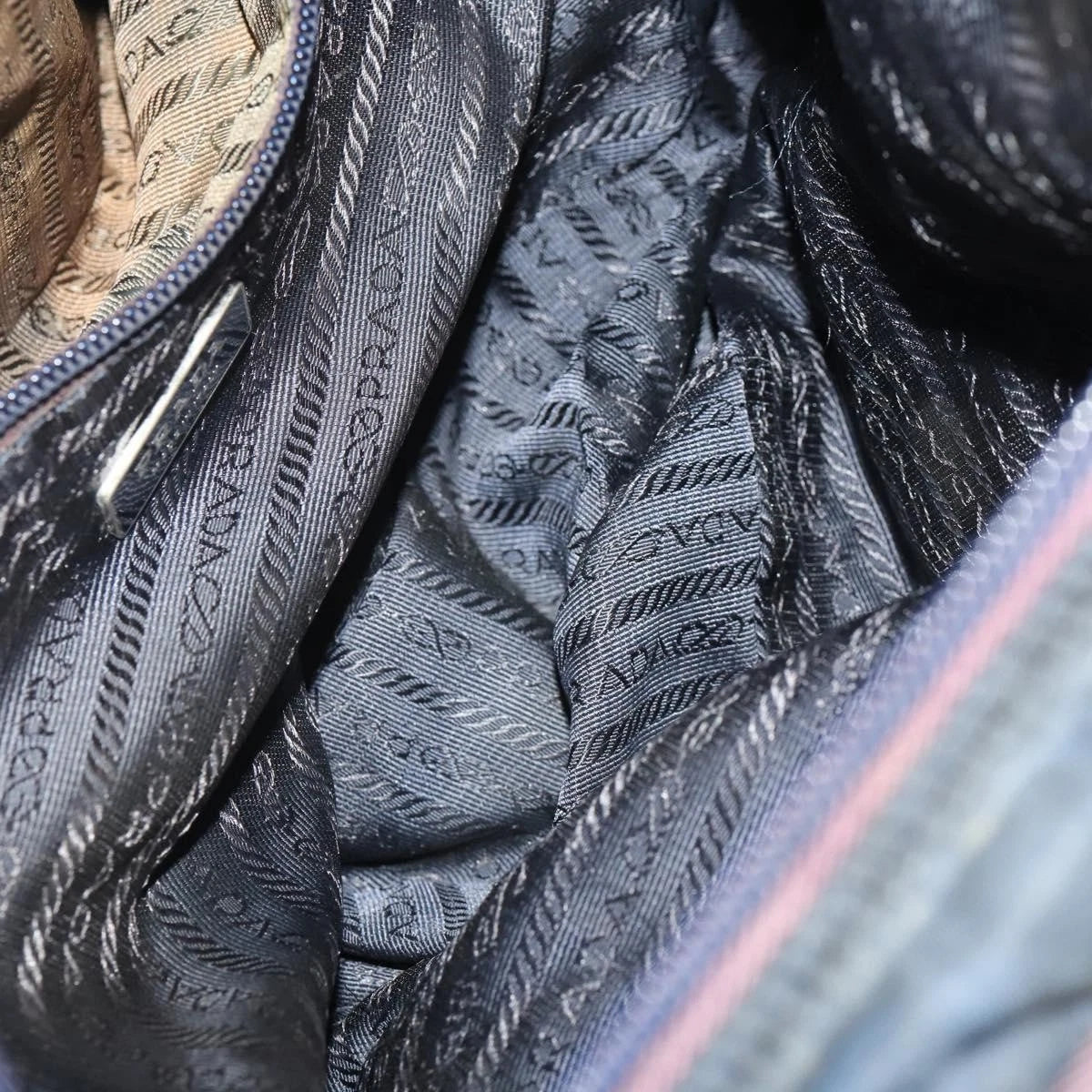 $1600 Prada Vela Nylon Pattina