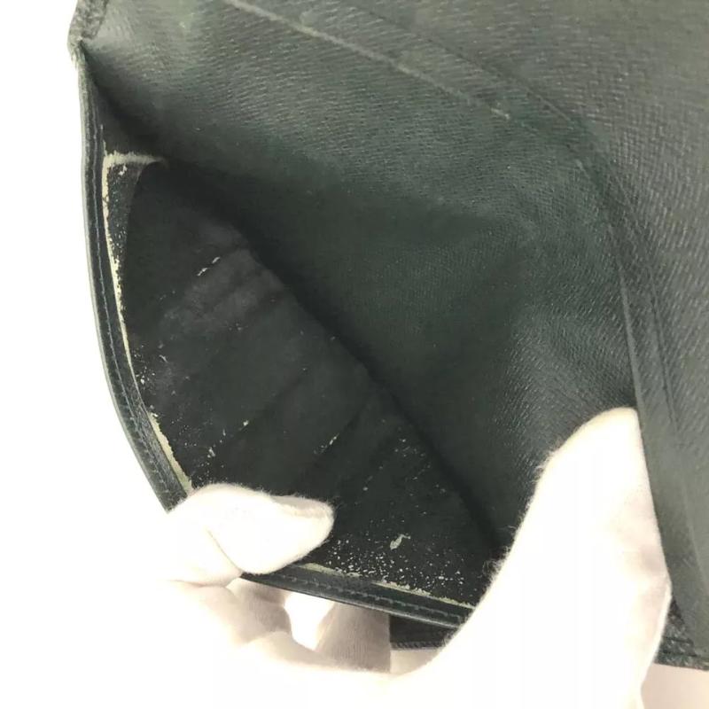 Louis Vuitton Taiga Porte-Chequier Cartes Credit Wallet Epicea MI0996