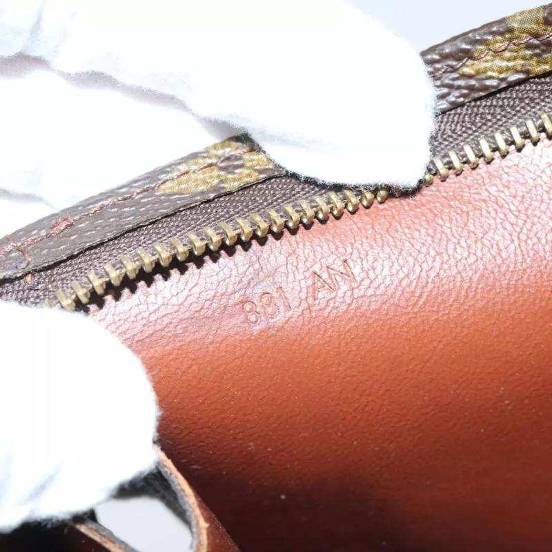 Louis Vuitton Monogram Toiletry Pouch 26 881AN