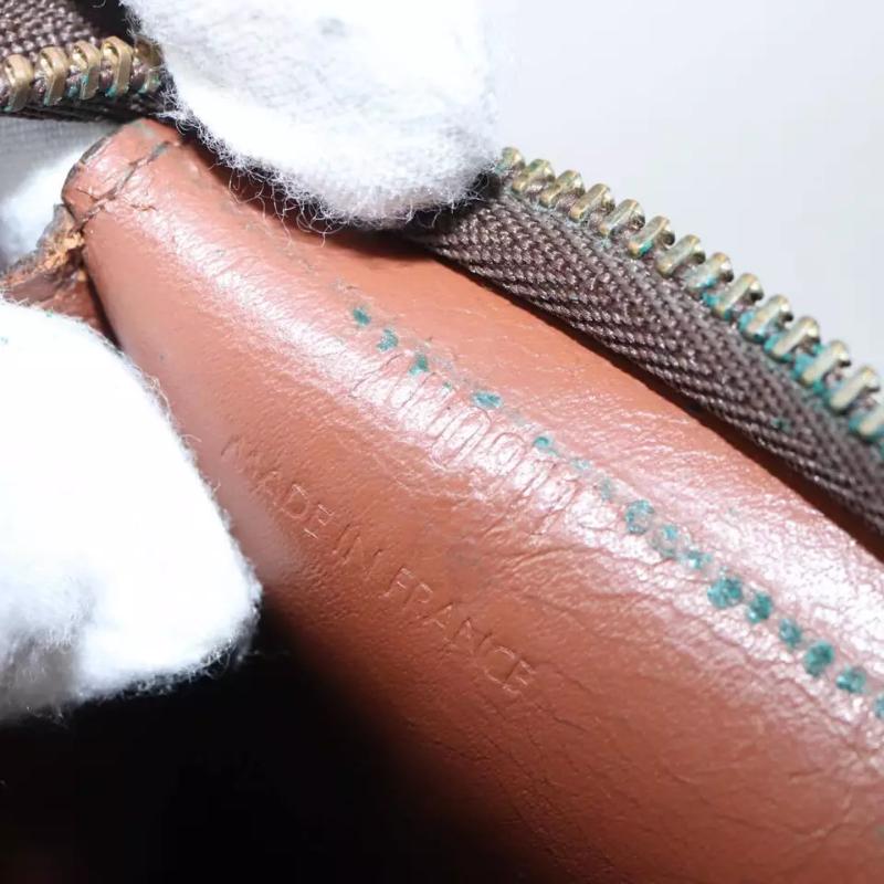 Louis Vuitton Monogram Toiletry Pouch 26 Pen Mark