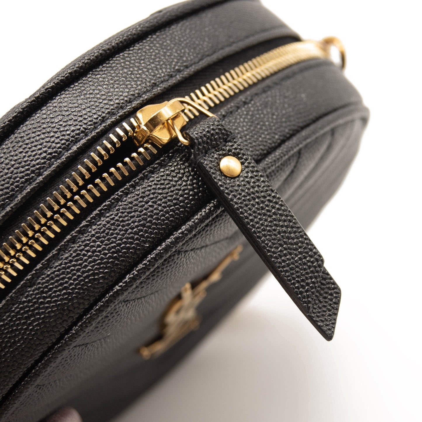 Saint Laurent Grain De Poudre Matelasse Chevron Quilted Round Vinyle Camera Bag Black