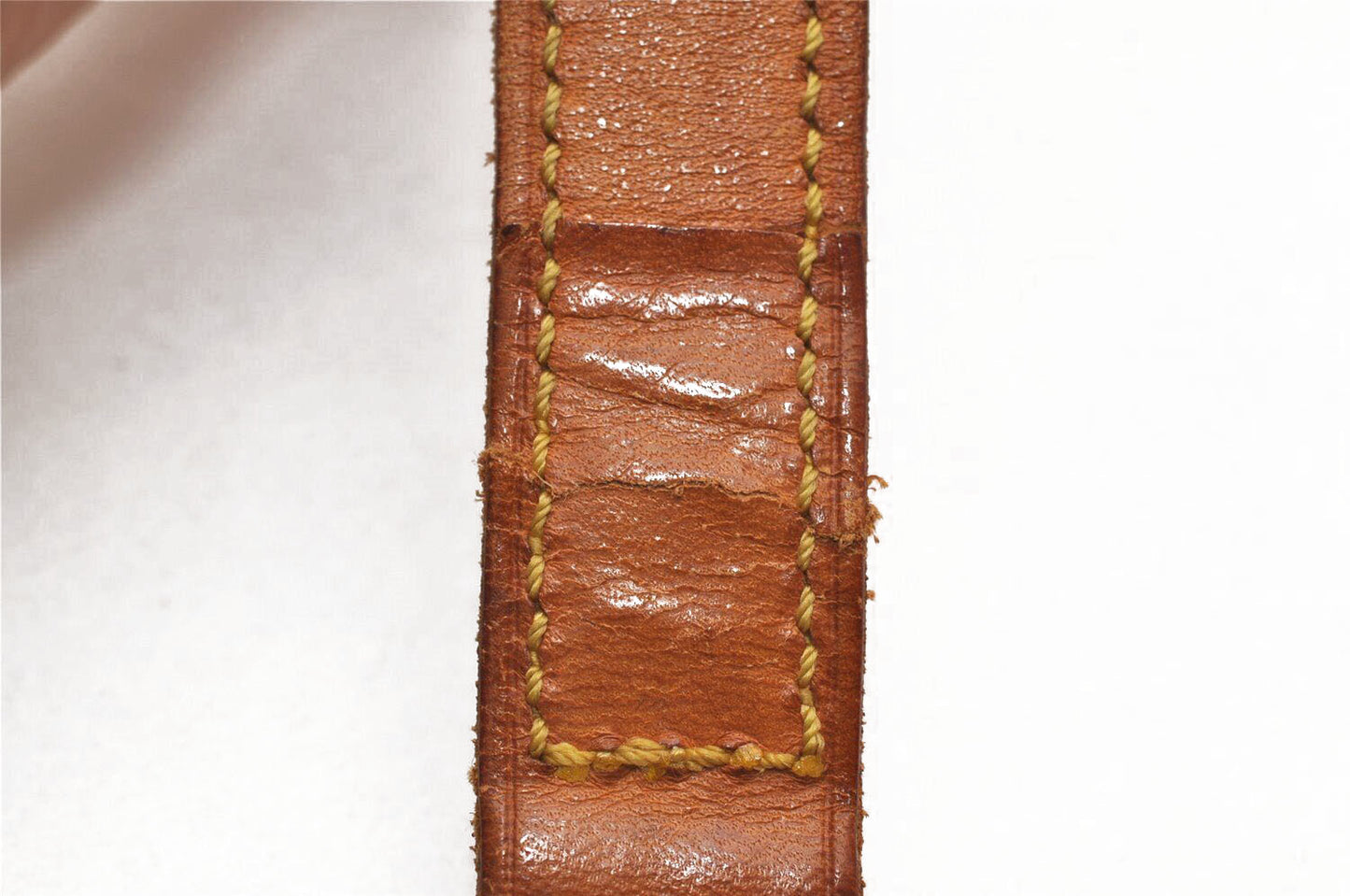 PRE-ORDER LOUIS VUITTON Vachetta Shoulder Strap