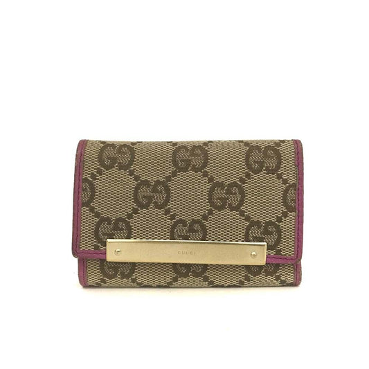 AUCTION $300 Gucci  GG Supreme Monogram 6 Key Holder Case Fuchsia