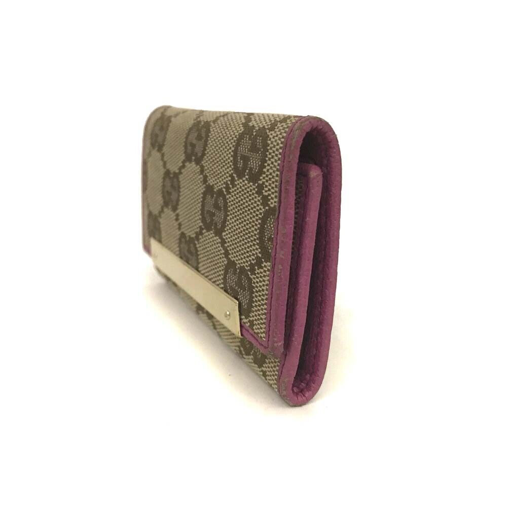 AUCTION $300 Gucci  GG Supreme Monogram 6 Key Holder Case Fuchsia