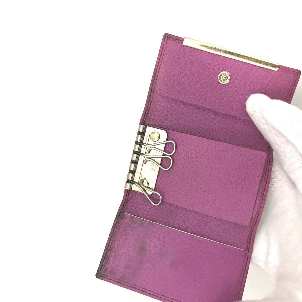 AUCTION $300 Gucci  GG Supreme Monogram 6 Key Holder Case Fuchsia