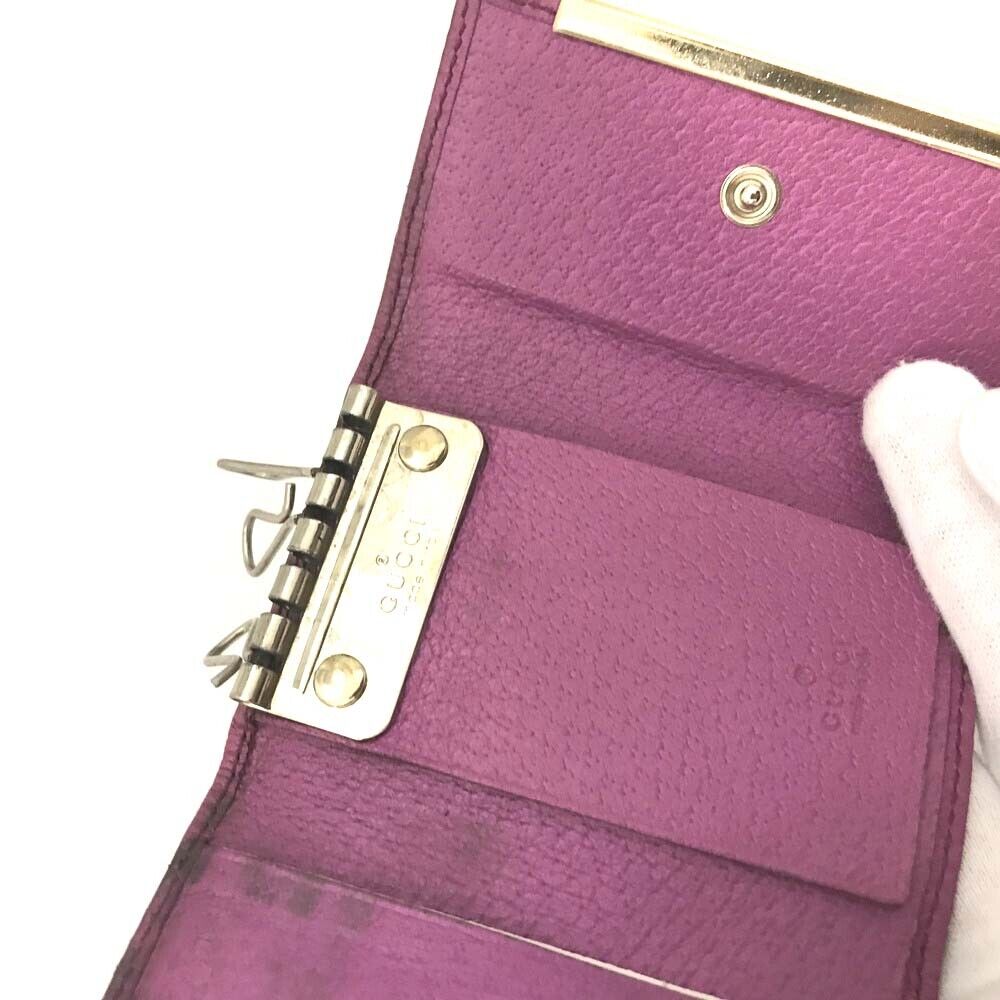 AUCTION $300 Gucci  GG Supreme Monogram 6 Key Holder Case Fuchsia