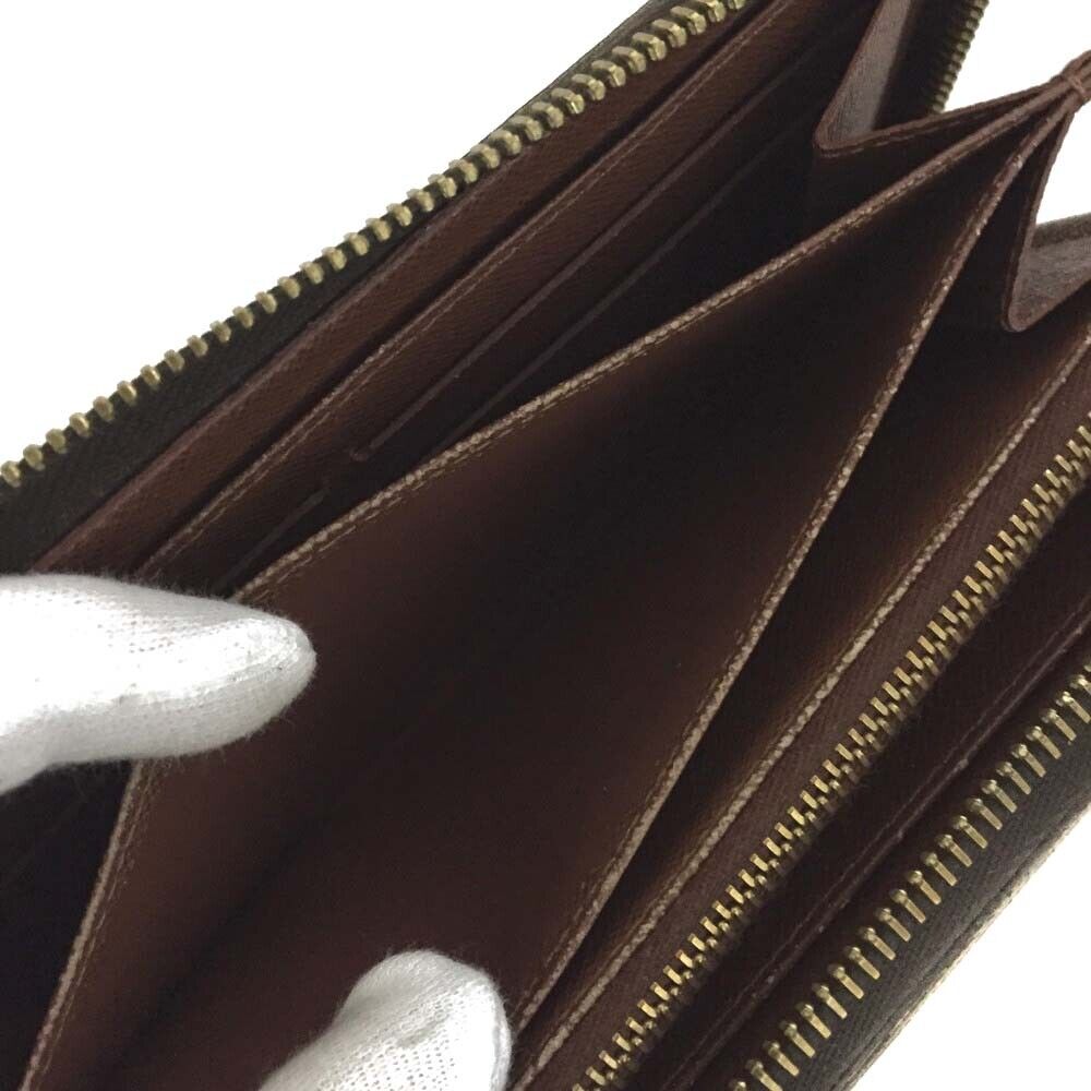 LOUIS VUITTON Monogram Zippy Wallet