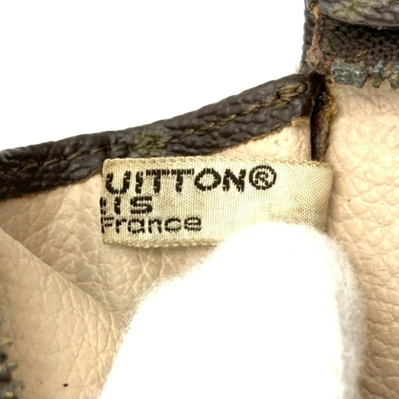 PRE-ORDER Louis Vuitton  Monogram Toiletry Pouch 26 841