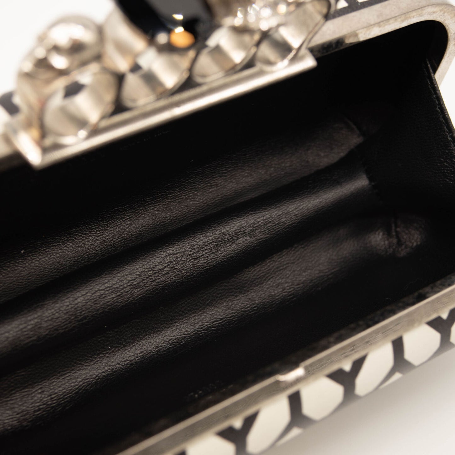 Alexander McQueen White/Black Patent Leather Skull Knuckle Clutch Box