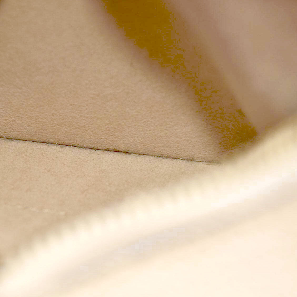 Louis Vuitton  Empreinte Monogram Giant Bagatelle NM Creme RFID