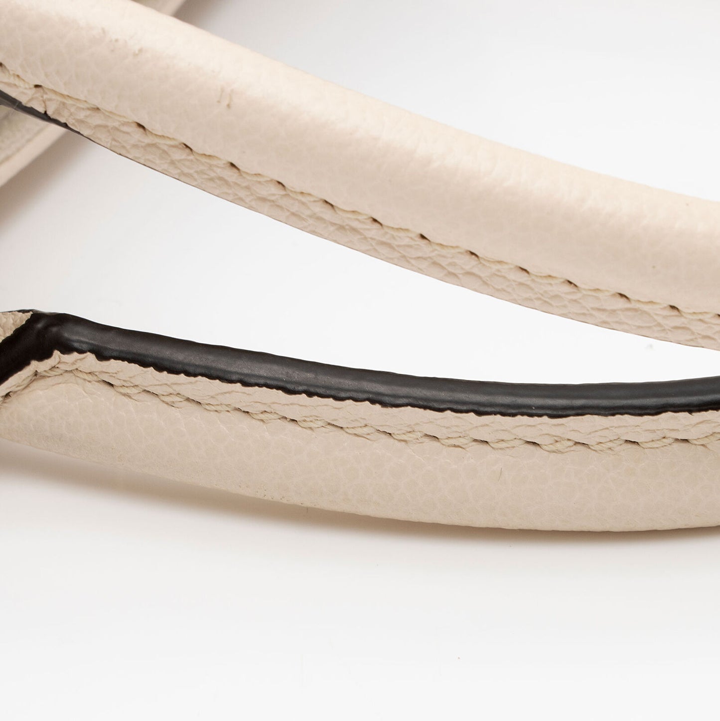 LOUIS VUITTON Empreinte Monogram Giant By The Pool Onthego MM Cream Saffron