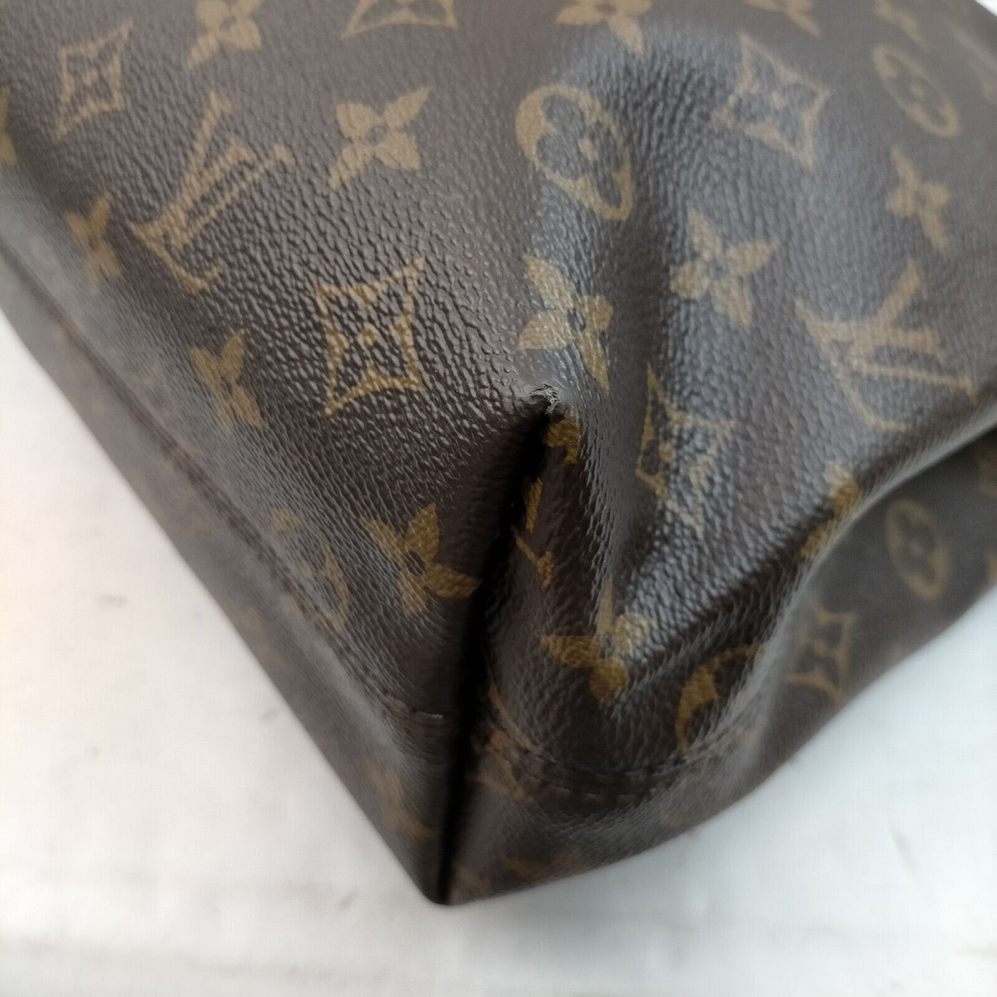 Pre-order  LOUIS VUITTON Monogram Graceful PM MI0210