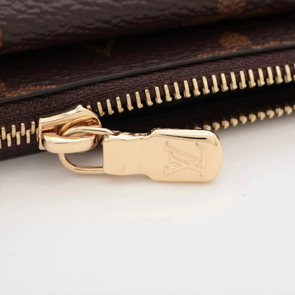 Louis Vuitton Monogram Recto Verso RFID