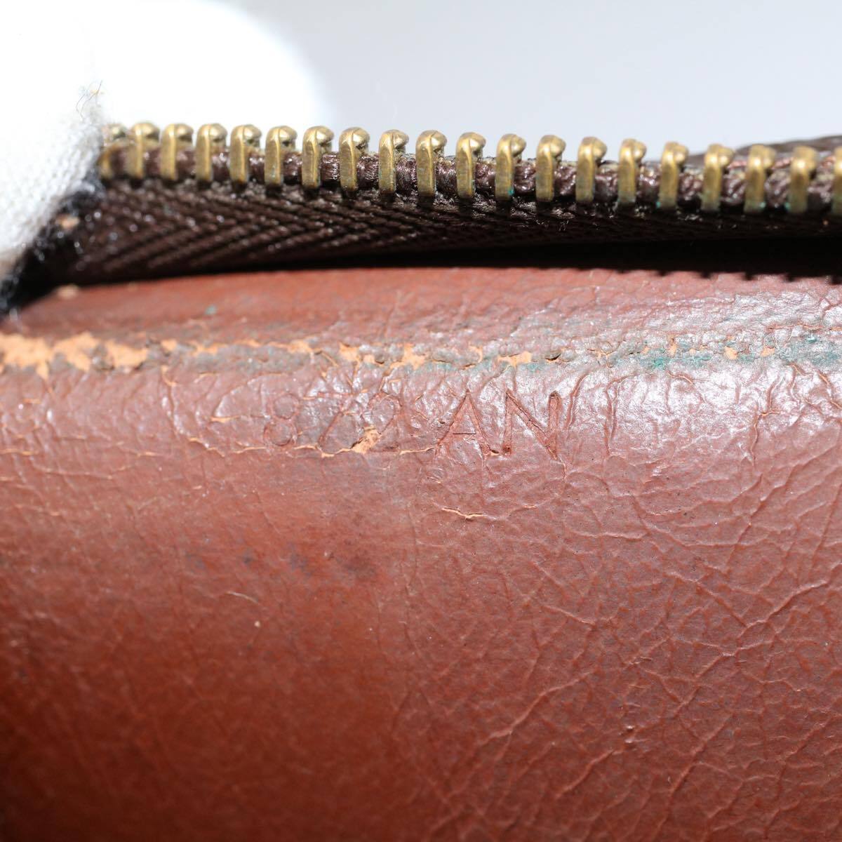 LOUIS VUITTON Monogram Poche Toilette 26 Toiletry 872AN