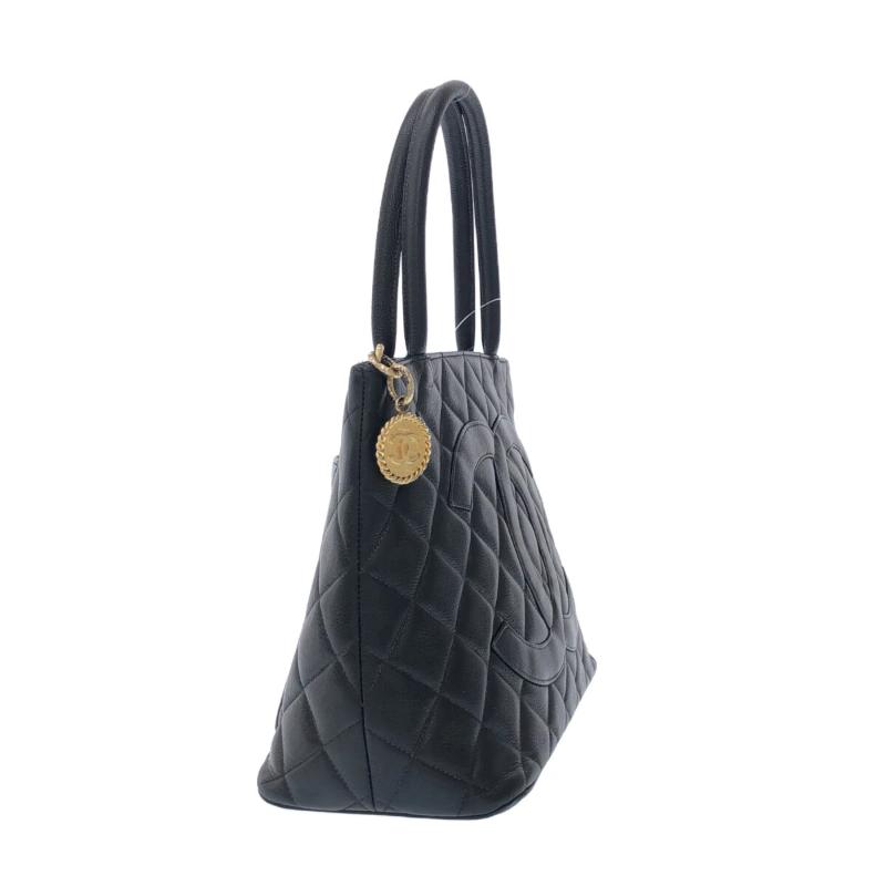 CHANEL Caviar Medallion Tote Black 5*