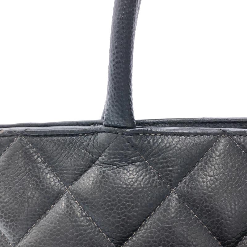 CHANEL Caviar Medallion Tote Black 5*