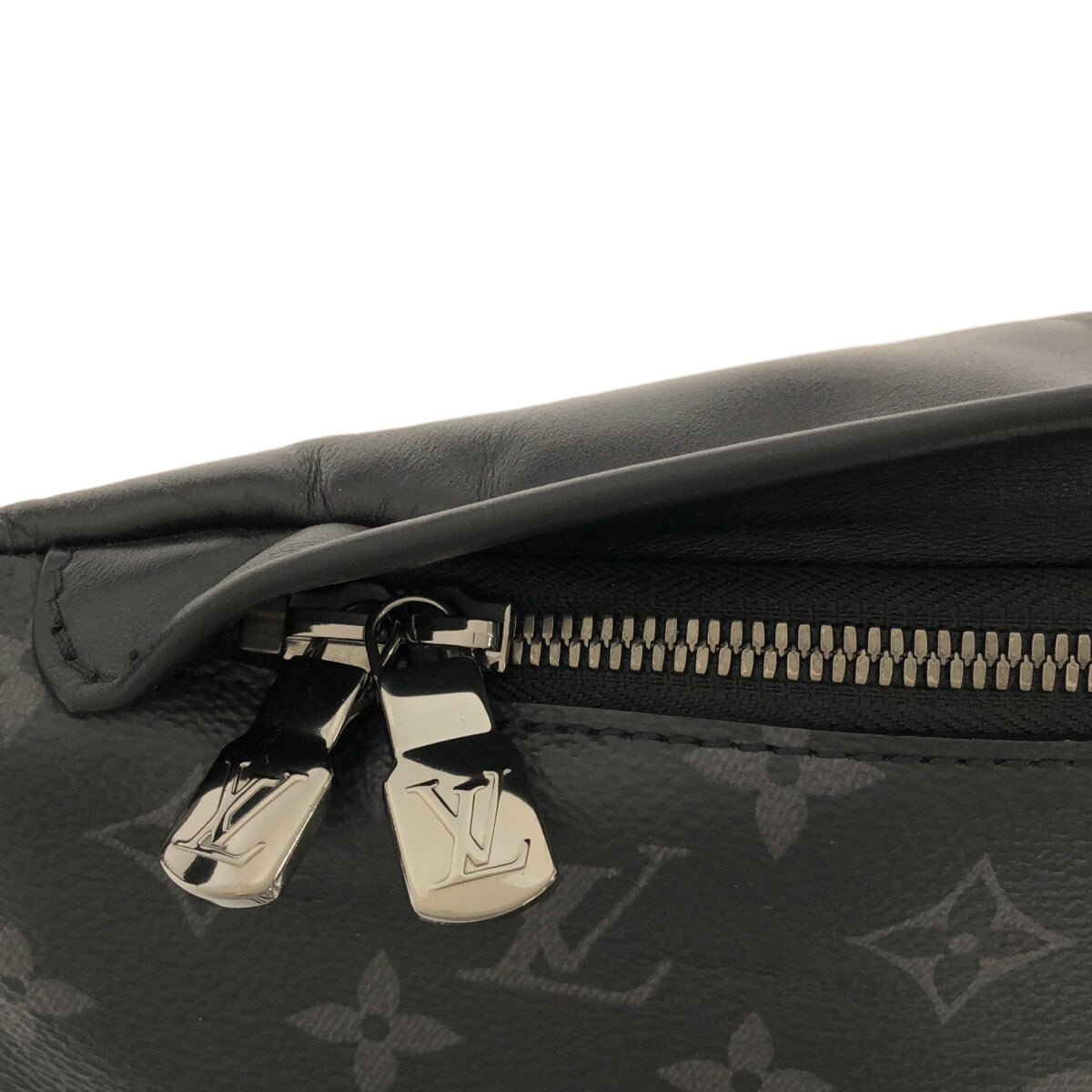 LOUIS VUITTON Monogram Eclipse Discovery Bumbag