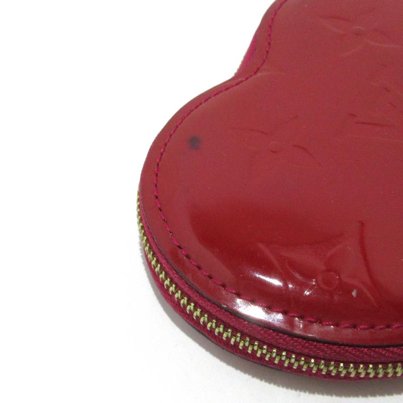 LOUIS VUITTON Vernis Coeur Heart Coin Purse Pomme D'Amour