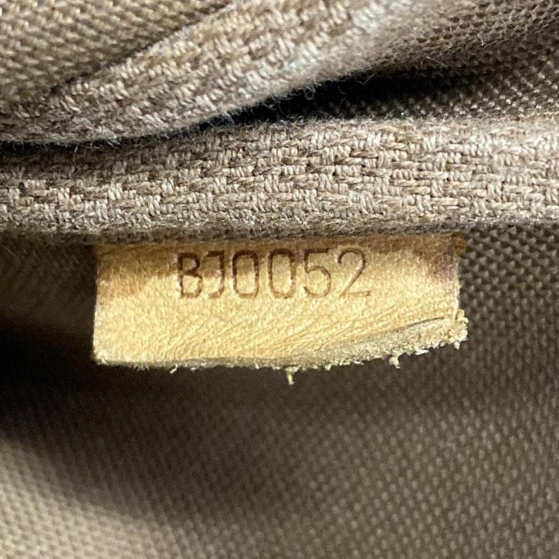 LOUIS VUITTON Monogram Pochette Accessories  BJ0052