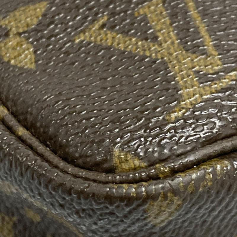 LOUIS VUITTON Monogram Pochette Accessories  BJ0052