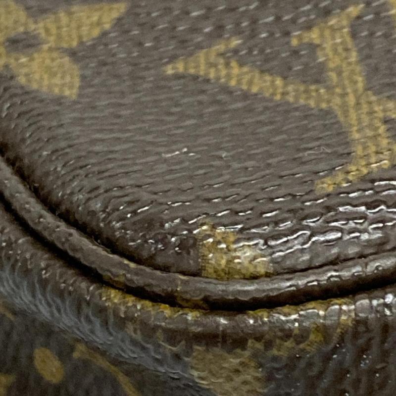 LOUIS VUITTON Monogram Pochette Accessories  BJ0052