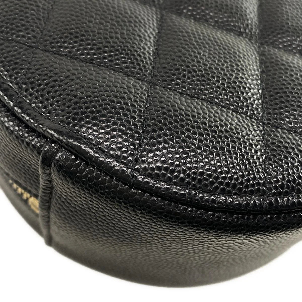 PRE-ORDER Chanel  Caviar Quilted Round Clutch With Chain Black 30*