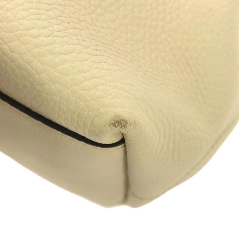 GUCCI  Pebbled Calfskin Medium Soho Chain Shoulder Bag Cream