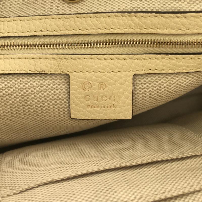 GUCCI  Pebbled Calfskin Medium Soho Chain Shoulder Bag Cream