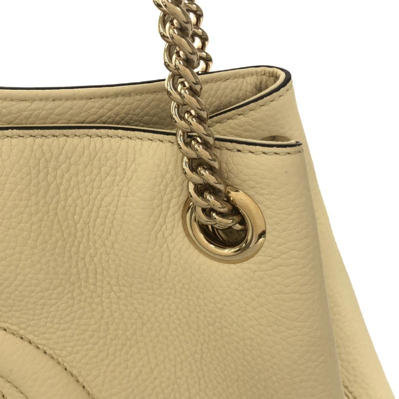 GUCCI  Pebbled Calfskin Medium Soho Chain Shoulder Bag Cream