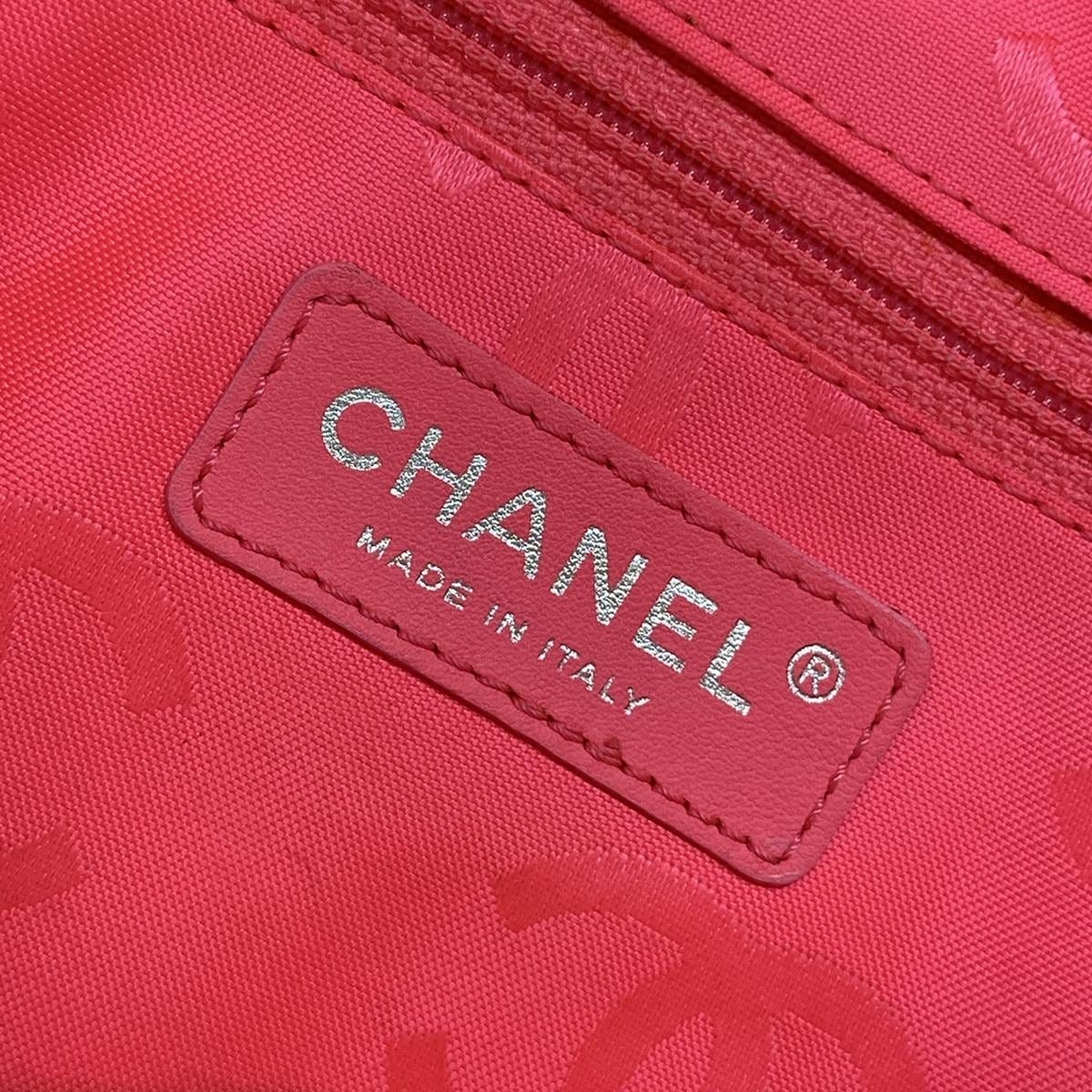 Chanel  Calfskin Quilted Large Cambon Tote White Black 10*