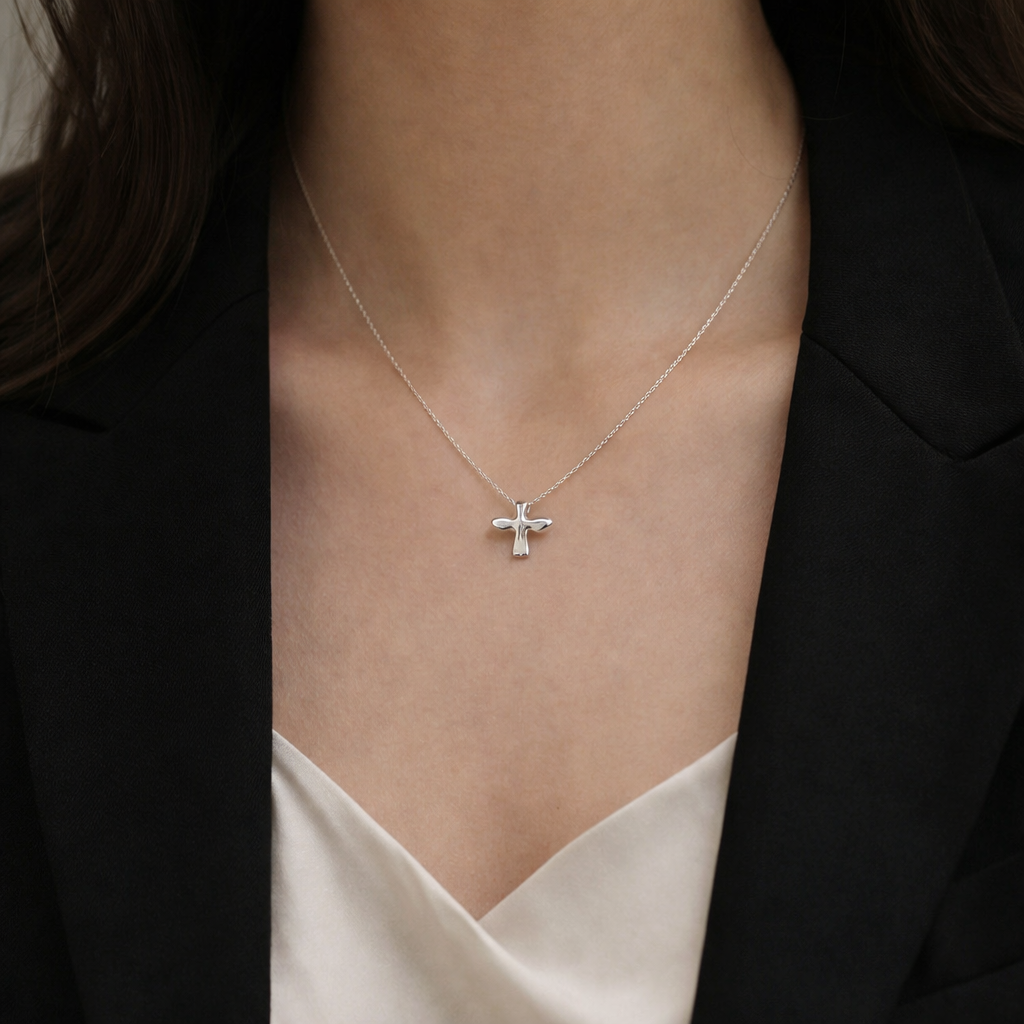 $360 Tiffany & CO Sterling Silver Elsa Peretti Mini Dove Necklace