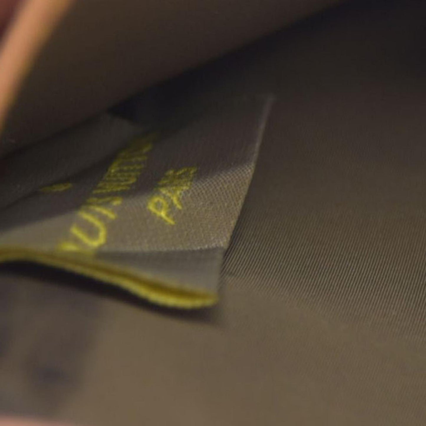 AUCTION $510 Louis Vuitton  Damier Geant Americas Cup Card Holder Wallet Yellow