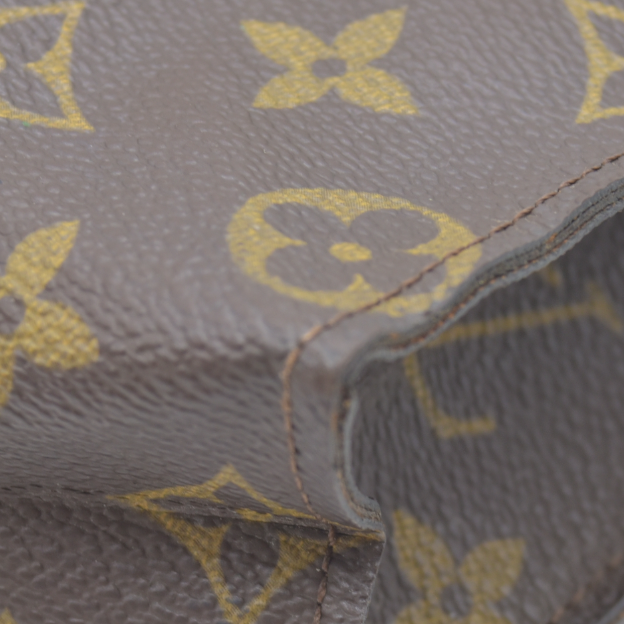 $1120 Louis Vuitton Monogram Toiletry 26 853 1985