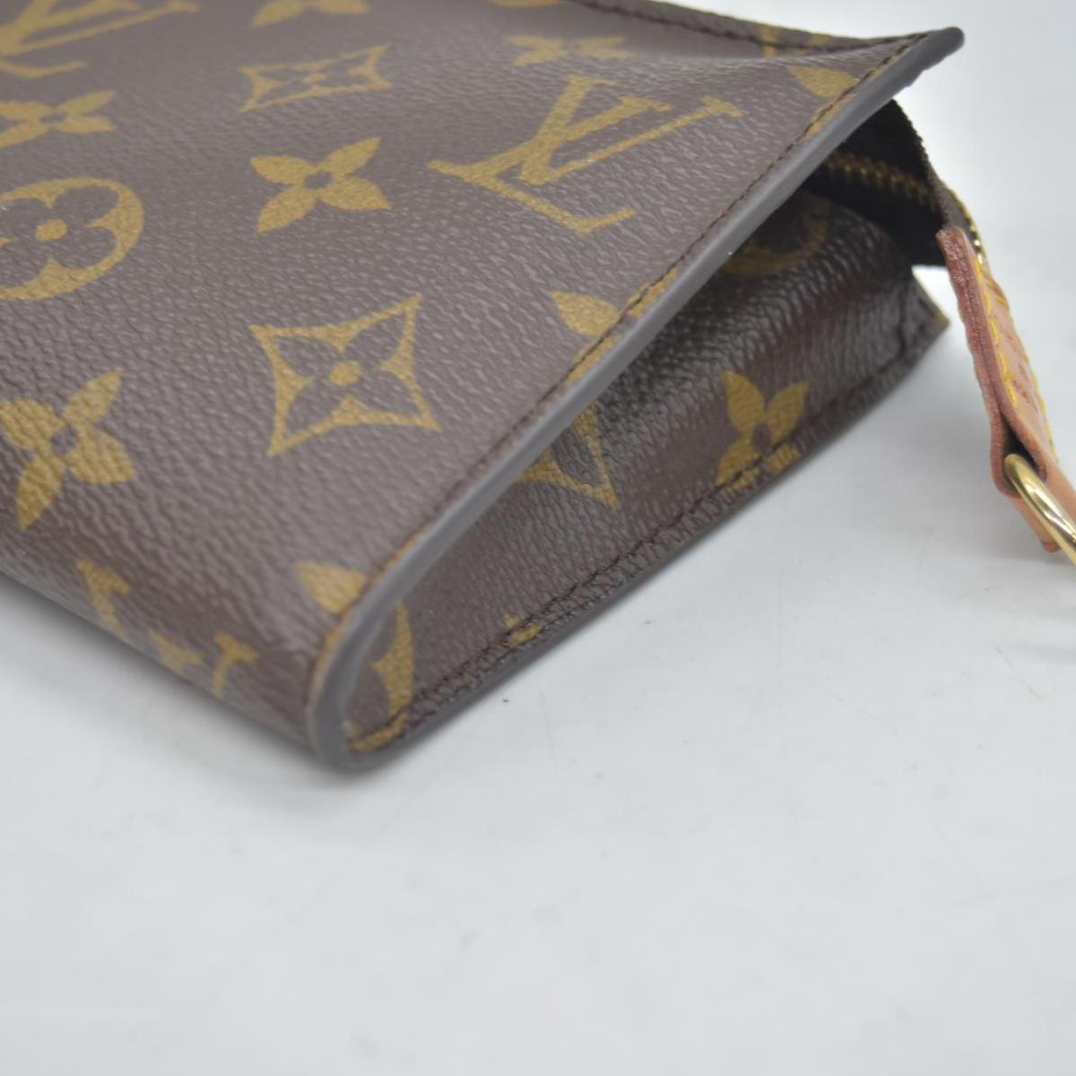 $490 Louis Vuitton Monogram Bucket 23 Pouch CONSIGNMENT