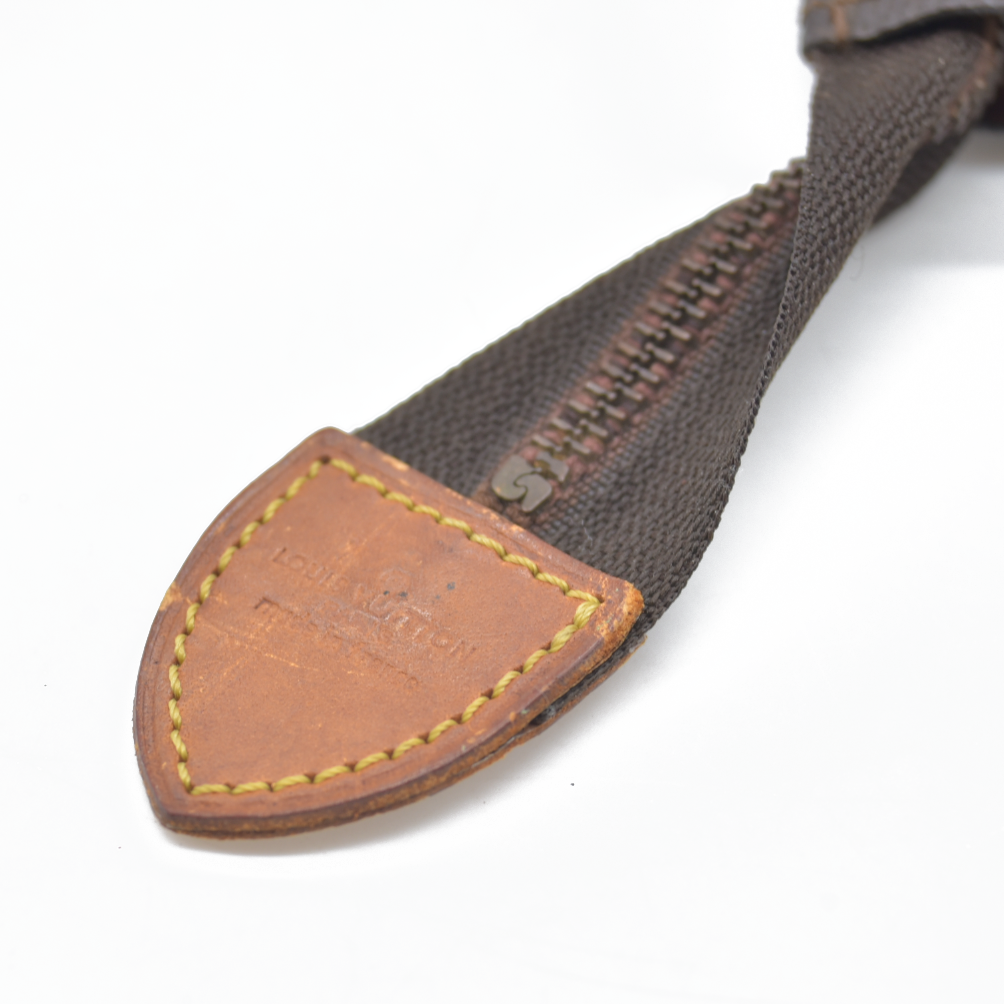 $1120 Louis Vuitton Monogram Toiletry 26 853 1985