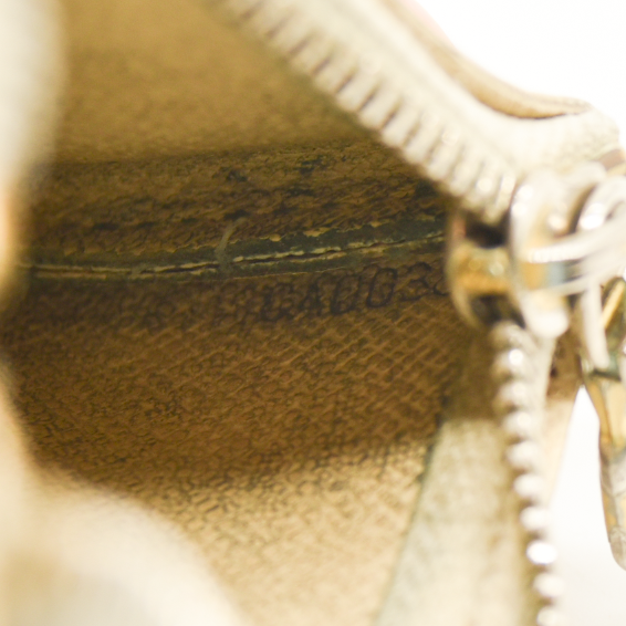 Louis Vuitton  Damier Azur Key Pouch CA0038