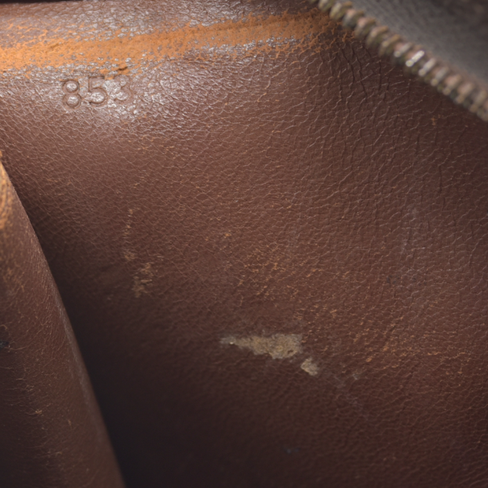 $1120 Louis Vuitton Monogram Toiletry 26 853 1985