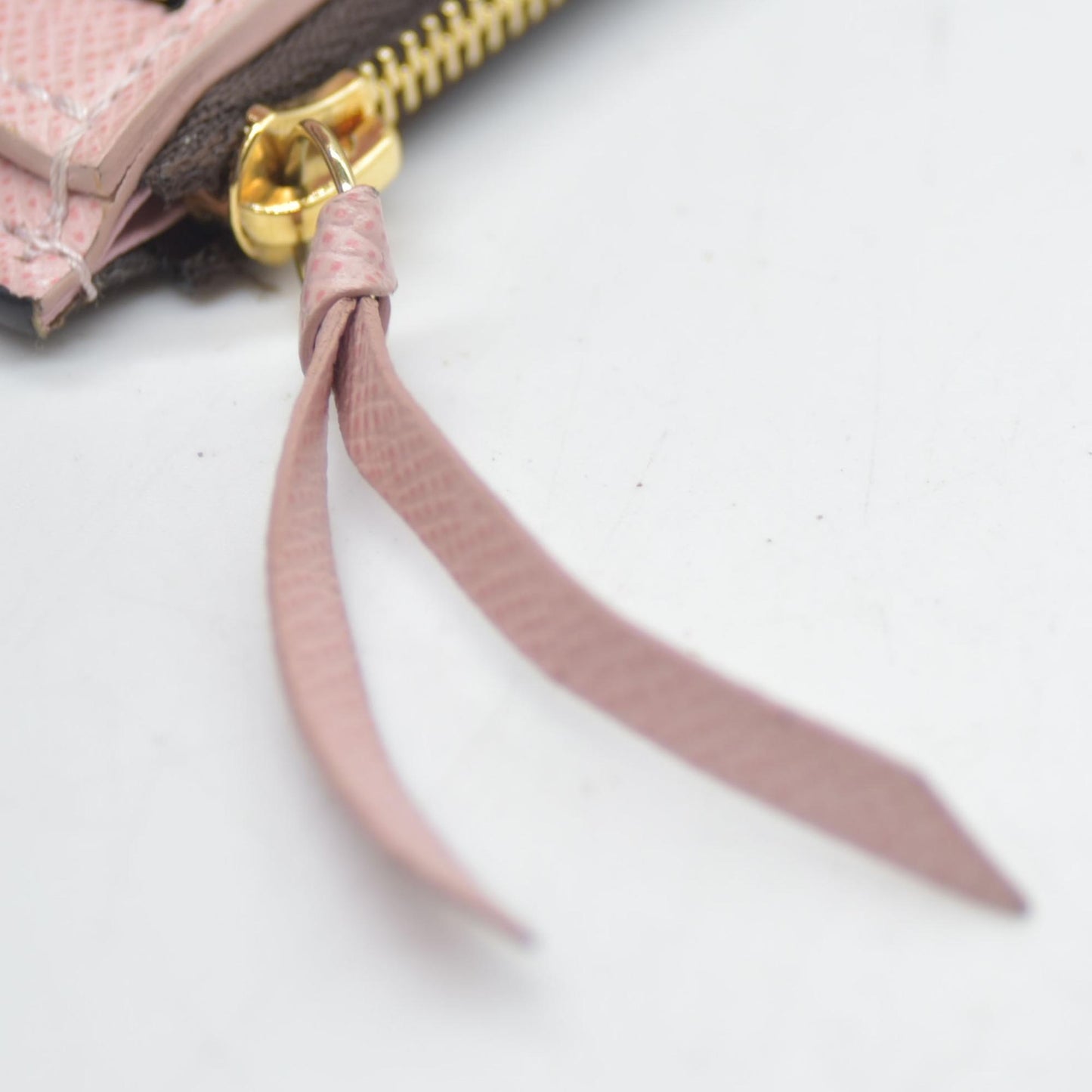 $605 Louis Vuitton Damier Ebene Victorine Wallet Rose Ballerine