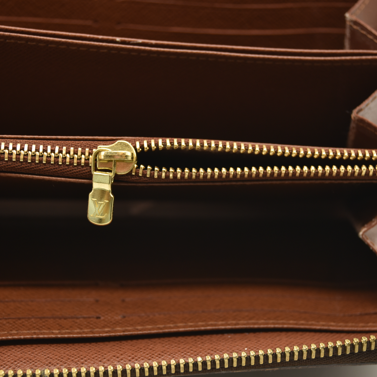 Louis Vuitton  Monogram Zippy Wallet CA0196