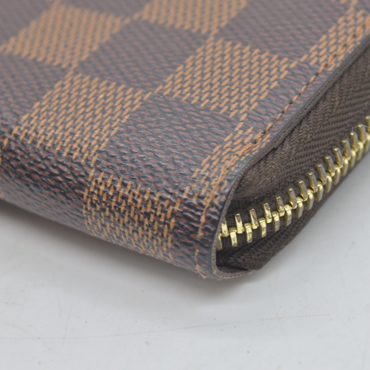 $915 2012 Louis Vuitton Damier Ebene Zippy Wallet CA2162