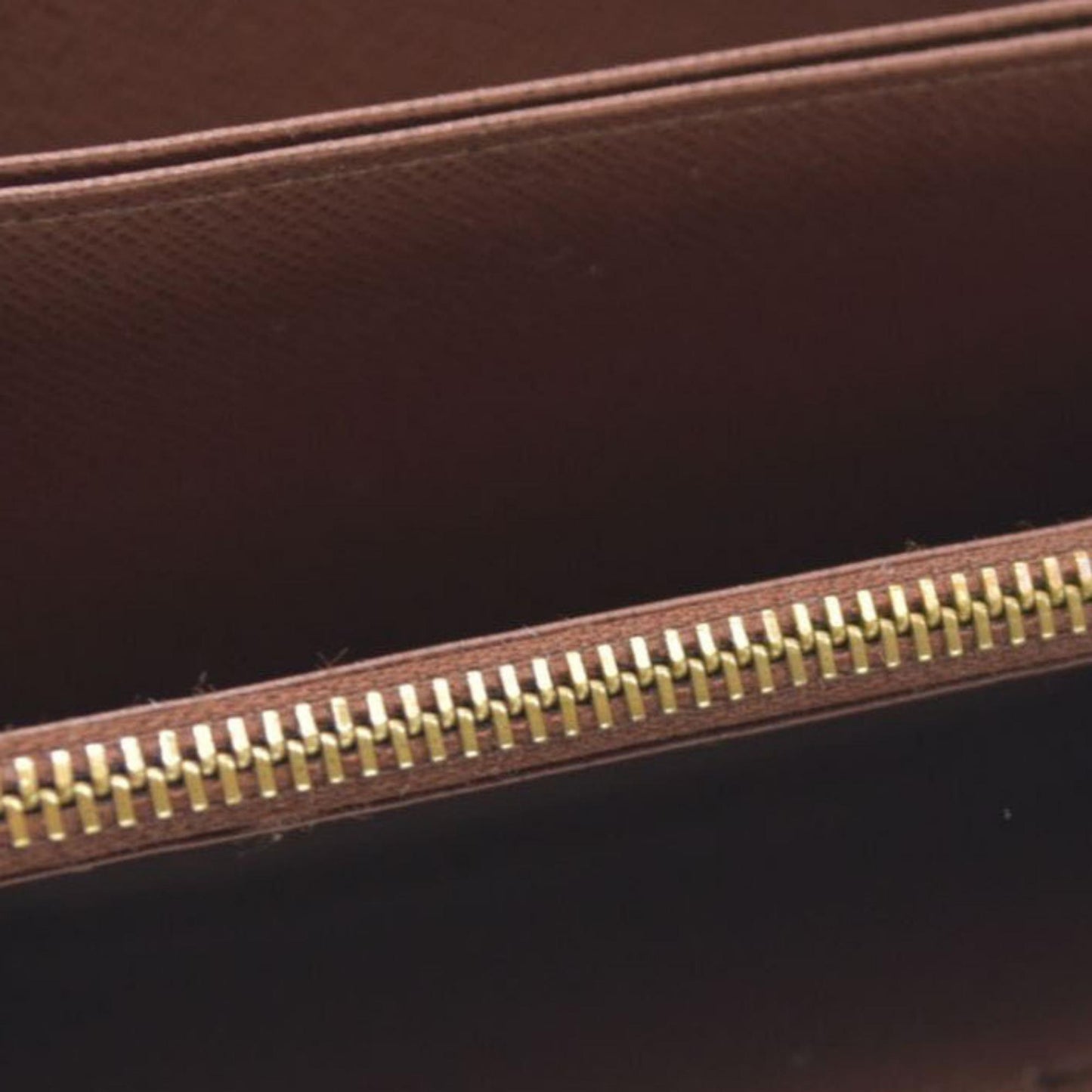 $915 Louis Vuitton Monogram Zippy Wallet GI8112