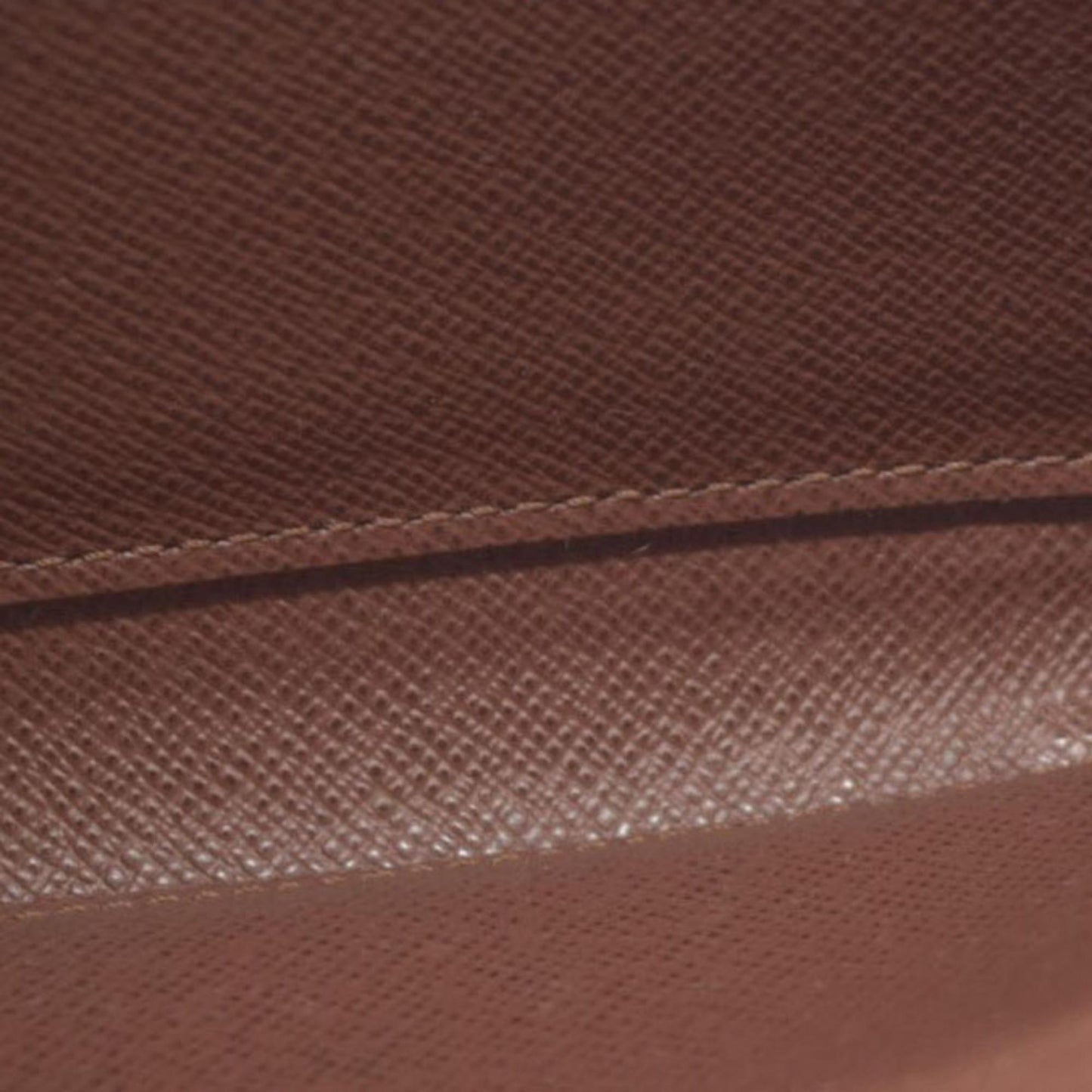 $915 Louis Vuitton Monogram Zippy Wallet GI8112