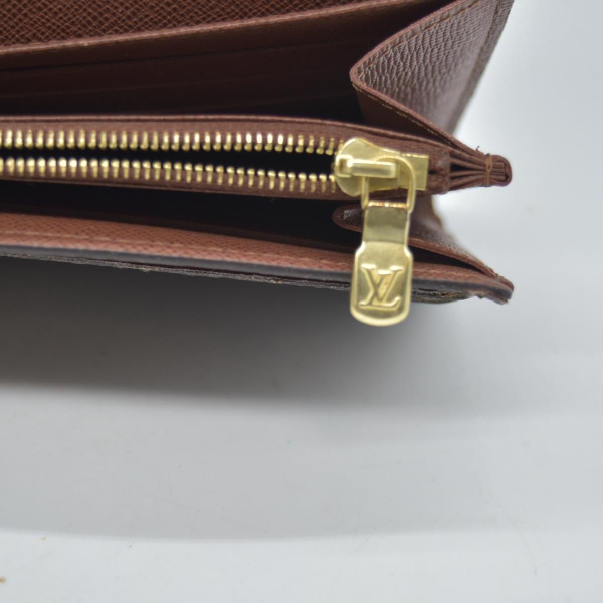 $800 2017 Louis Vuitton Monogram Sarah Wallet NM CONSIGNMENT