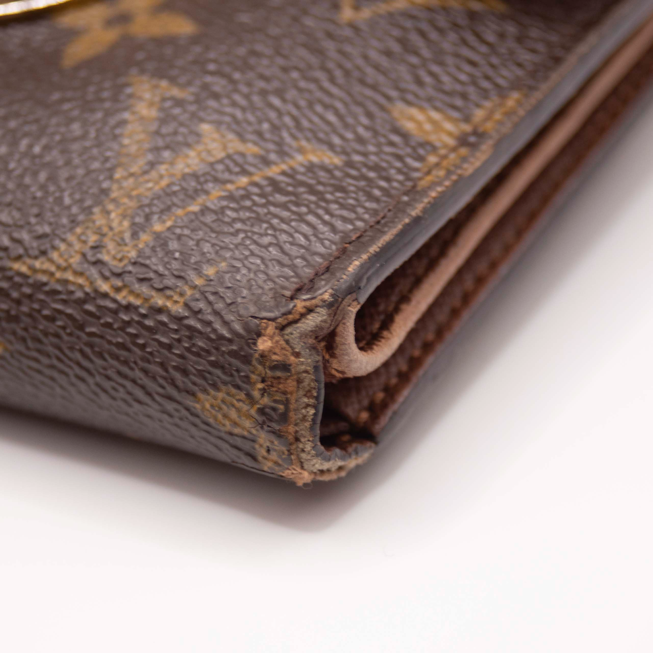 $705 2005 Louis Vuitton Monogram Koala Compact Wallet TH0065
