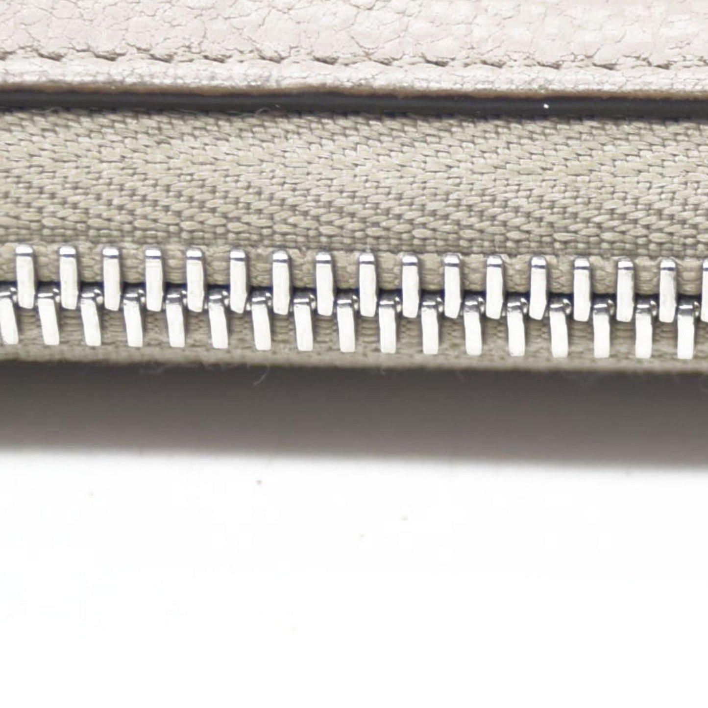 $1420 Louis Vuitton  Veau Cachemire Comete Wallet Galet MI5126