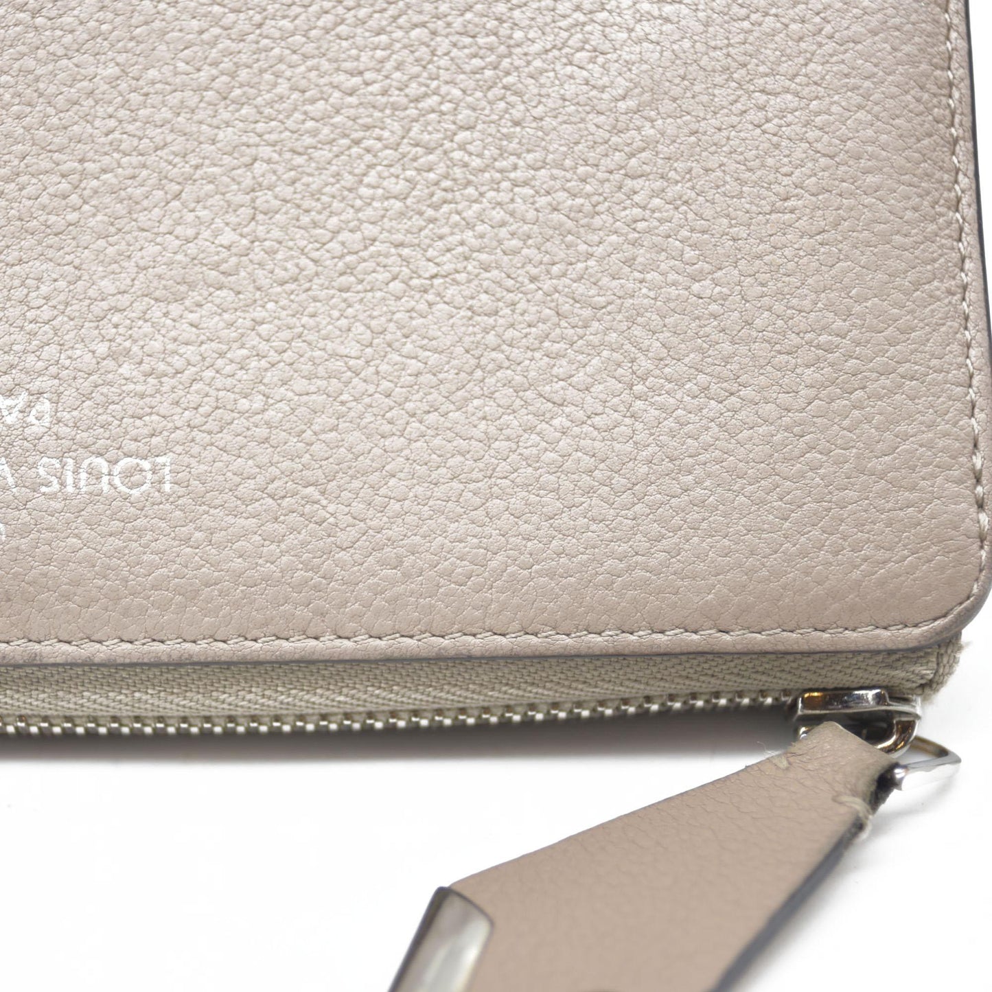 $1420 Louis Vuitton  Veau Cachemire Comete Wallet Galet MI5126